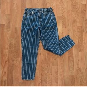 American Eagle White Striped Mom Jeans sz6